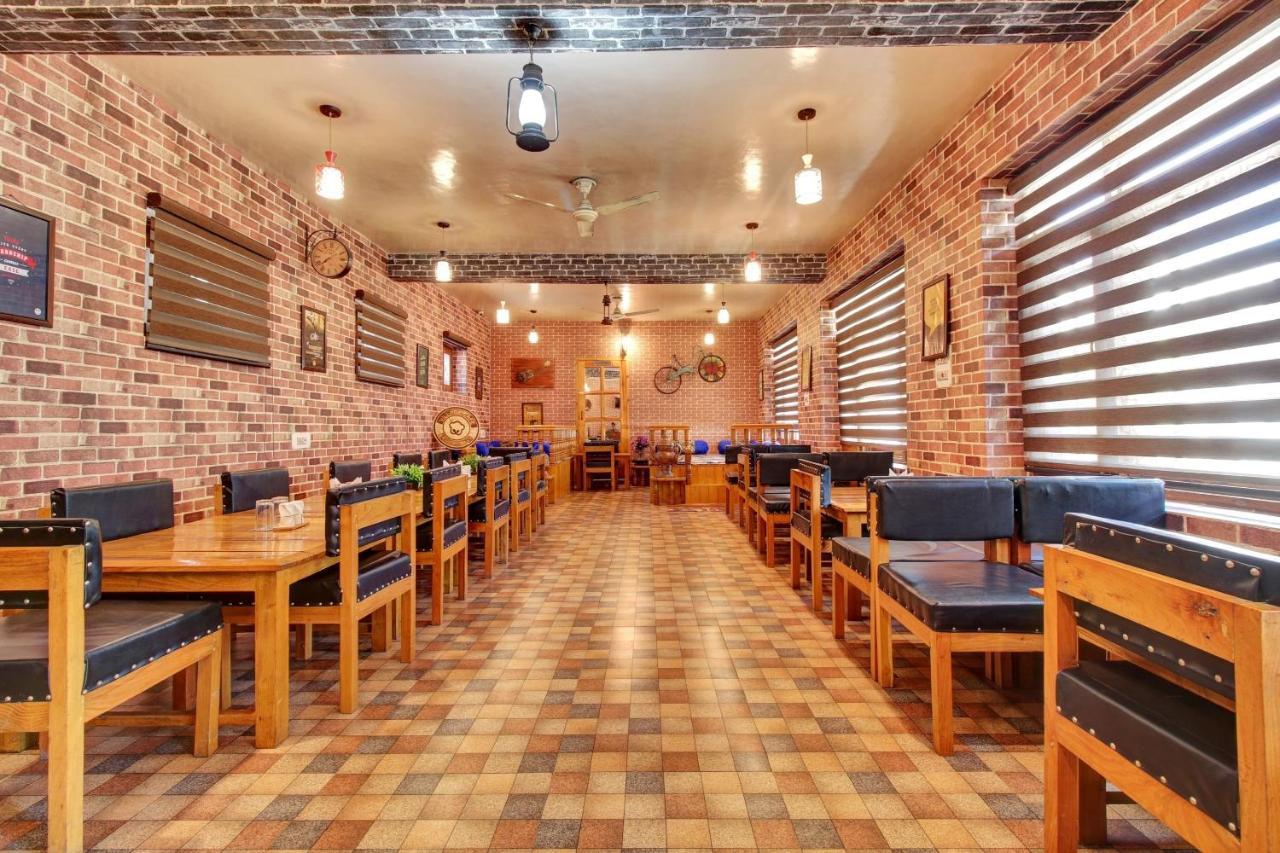 Super Oyo Capital O 91600 The Village Classic Hotel And Restaurant Srīnagar 外观 照片